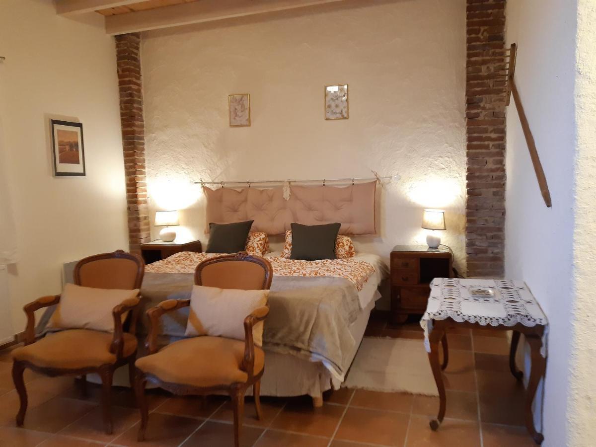 Bnb Ferme Beauregard Les Pyrenees Artigat Buitenkant foto